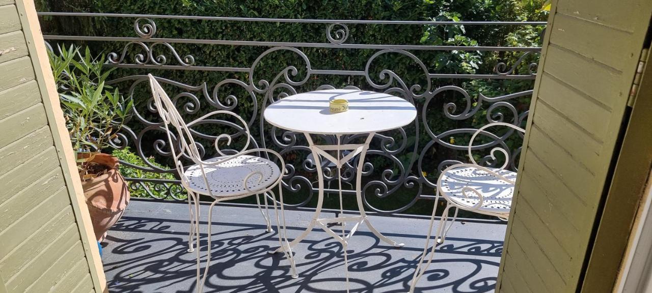 Les Tournesols Bed & Breakfast